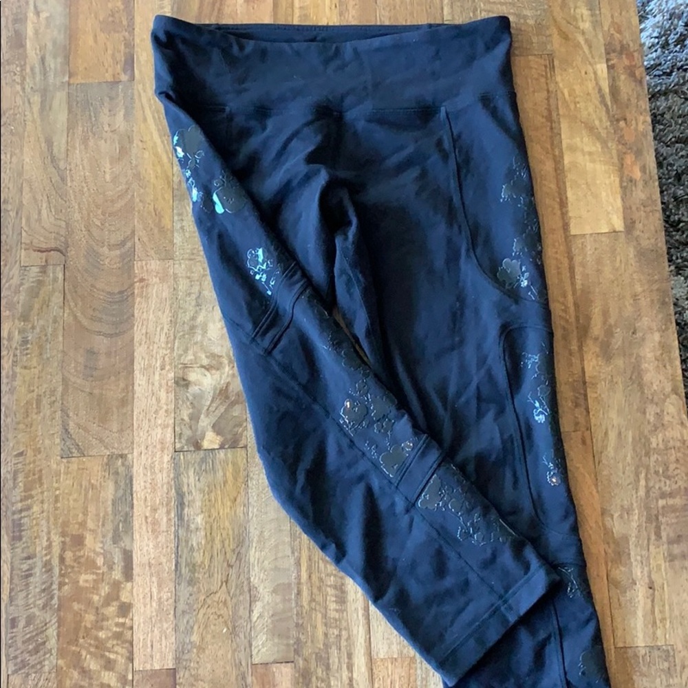 Lululemon Yoga Capris with no slip design
